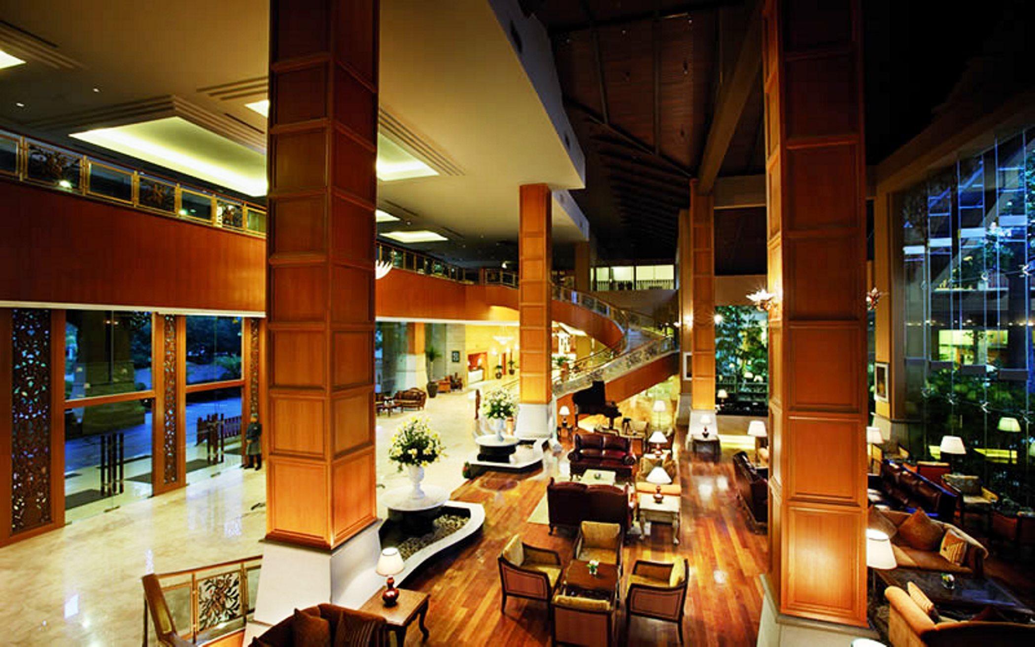 מלון Royale Chulan קואלה לומפור מראה חיצוני תמונה The lobby of the hotel