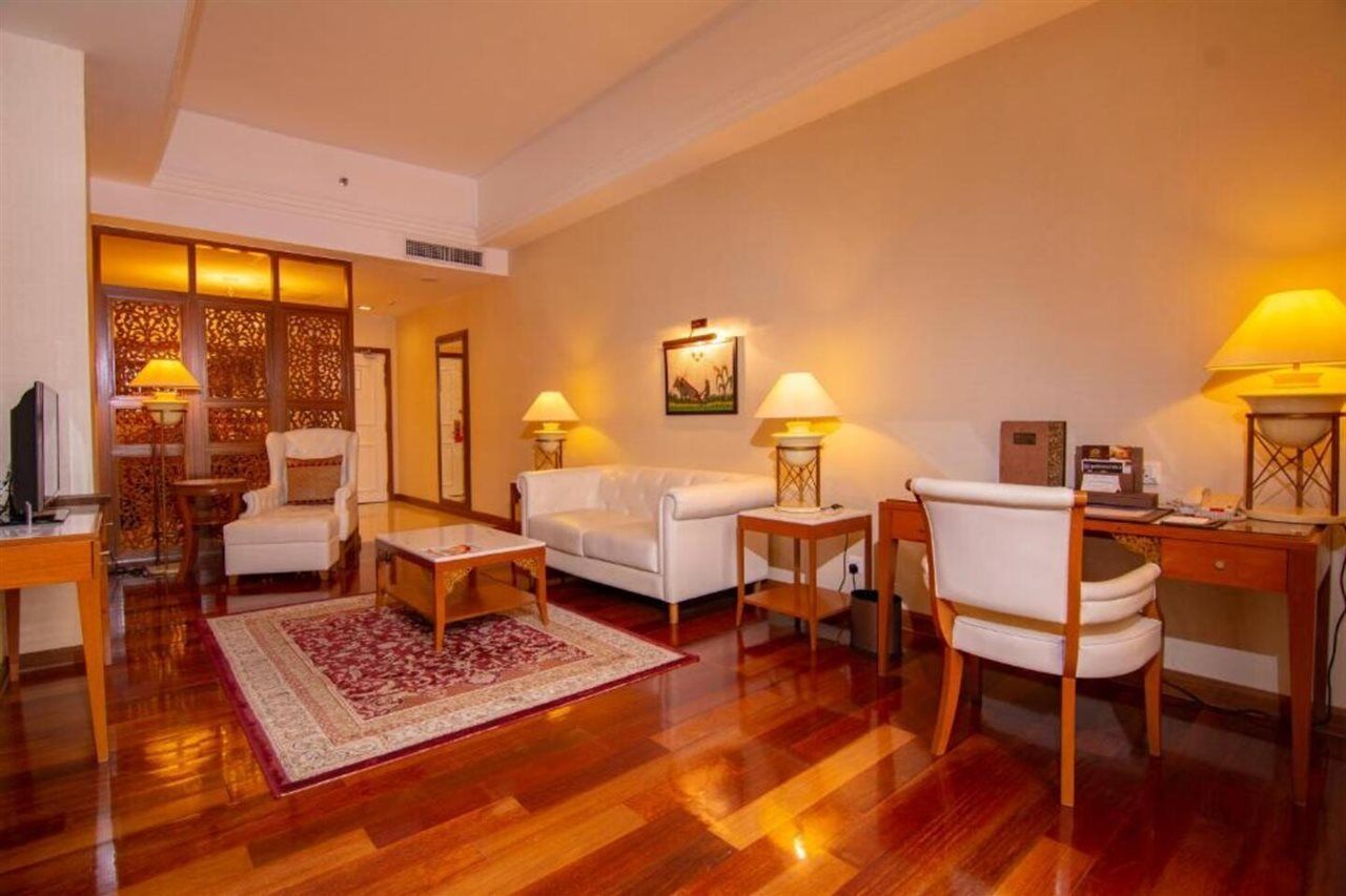 מלון Royale Chulan קואלה לומפור מראה חיצוני תמונה A suite at the Taj Bengal