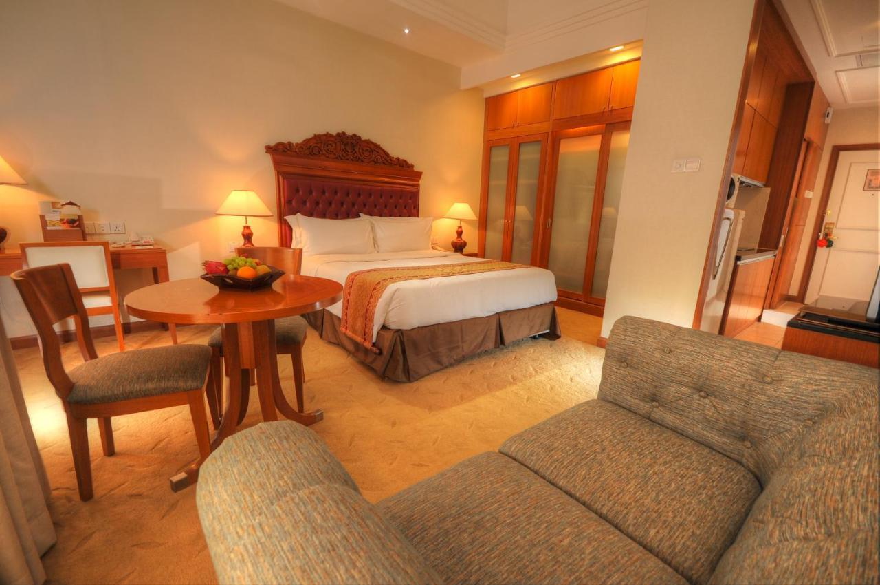 מלון Royale Chulan קואלה לומפור מראה חיצוני תמונה A suite at the Shangri-La Hotel, Kuala Lumpur