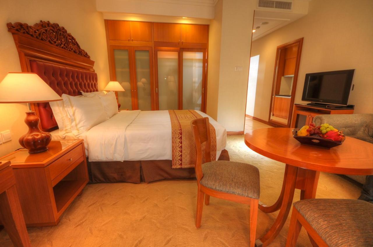 מלון Royale Chulan קואלה לומפור מראה חיצוני תמונה A room at the hotel